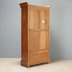 Armoire ancienne Louis-Philippe en noyer et verre, France, XIXe siècle