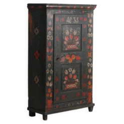 Armoire ancienne peinte en bois de pin – Empire Austro-hongrois, Année 1835
