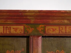 Armoire ancienne peinte en bois de pin – Austrie, 1831
