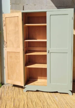 Armoire ancienne rénovée