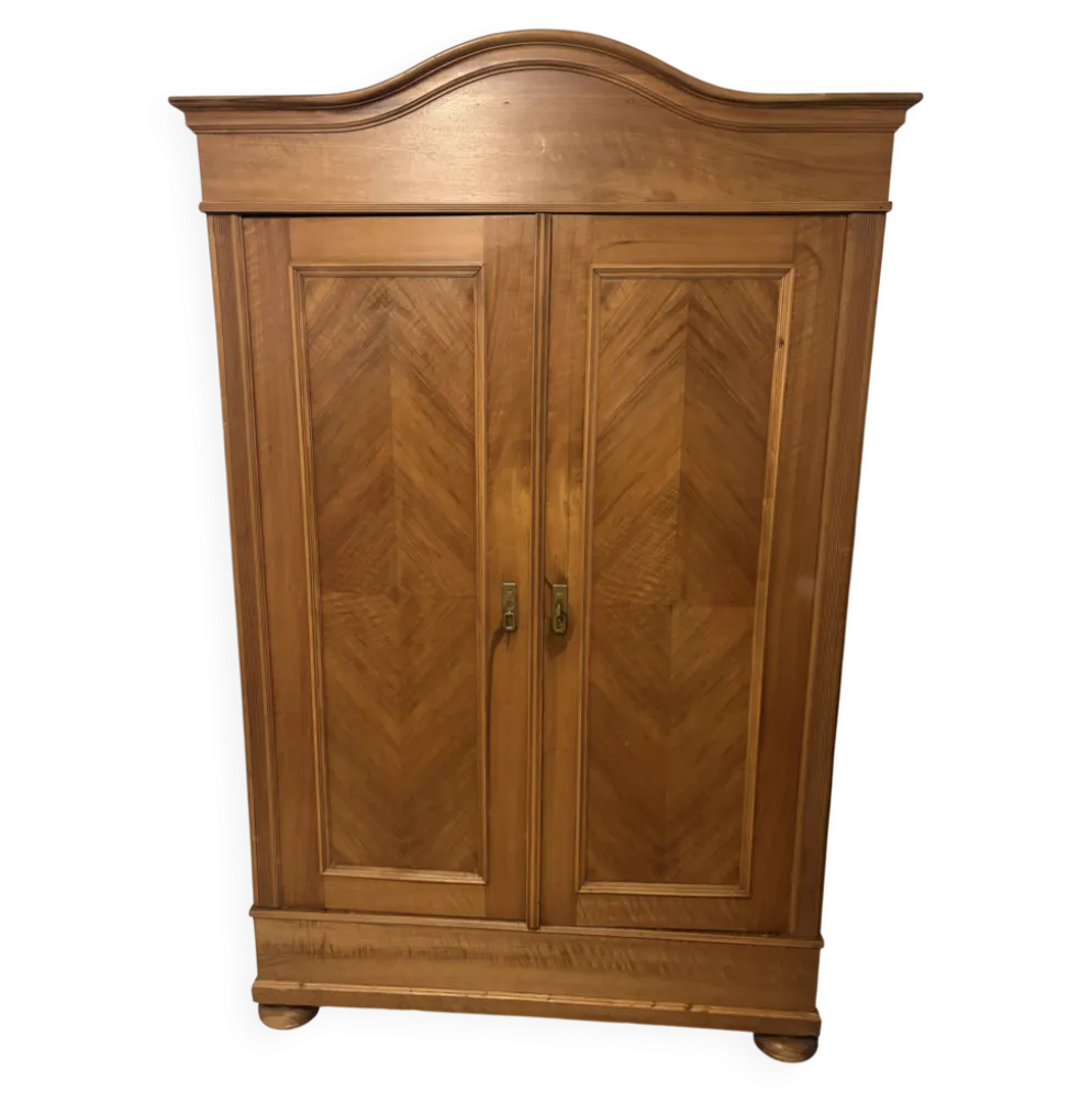 Armoire ancienne style louis XV - Fronton chapeau de gendarme