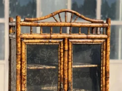 Armoire anglaise en bambou et laque du XIXe siècle, 1890
