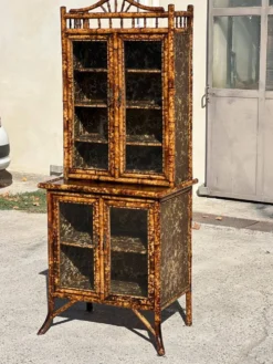 Armoire anglaise en bambou et laque du XIXe siècle, 1890