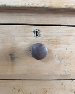 Armoire anglaise à linge de type linen press (rénovée)
