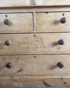 Armoire anglaise à linge de type linen press (rénovée)