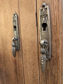 Armoire art déco chêne brut et miroir biseauté