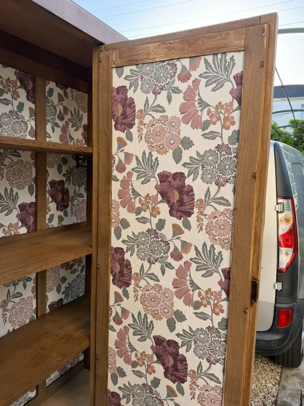 Armoire art déco chêne brut et miroir biseauté