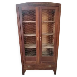 Armoire Art Déco en bois massif restaurée aux portes grillagées estampillée