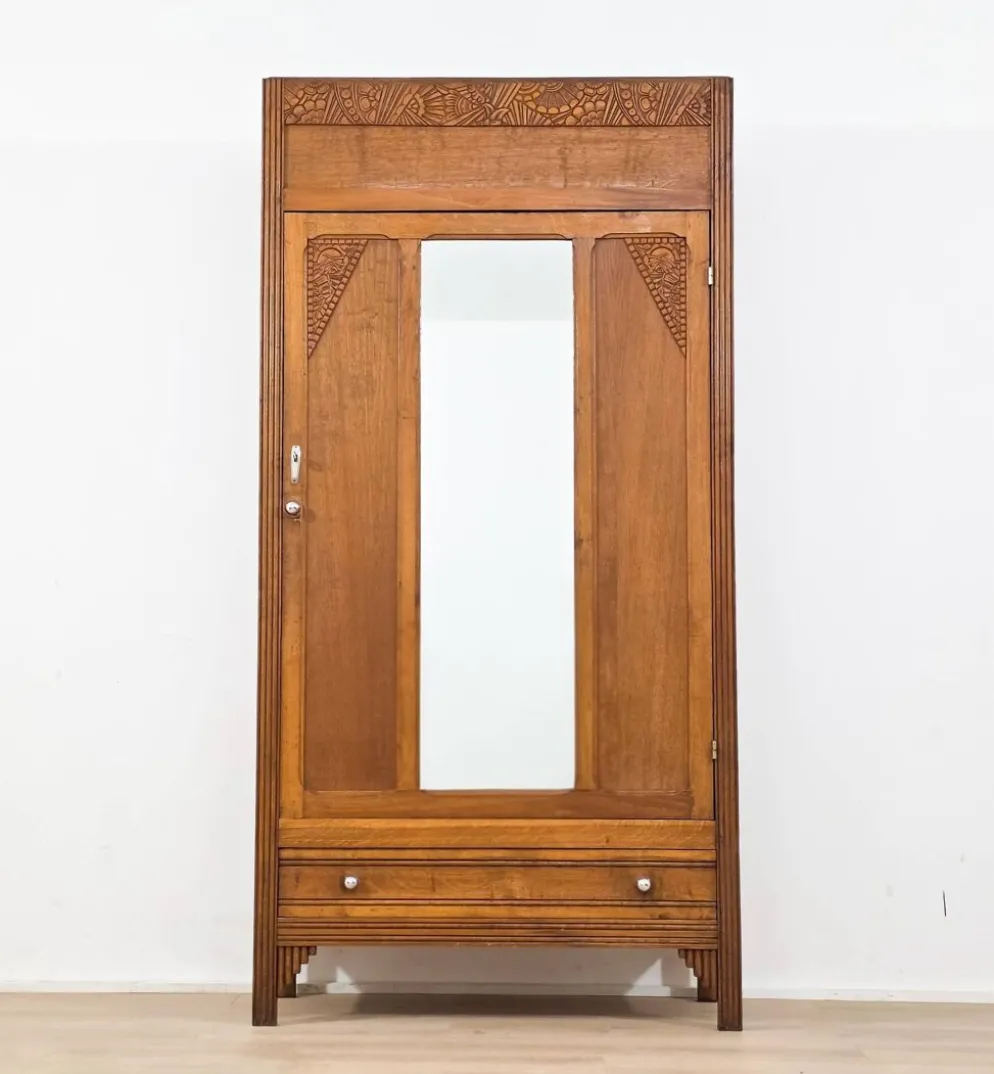 Armoire Art déco en bois sculpté avec miroir années 1930