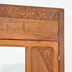 Armoire Art déco en bois sculpté avec miroir années 1930