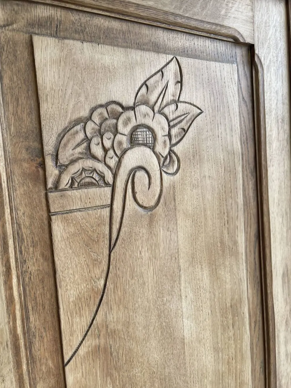 Armoire art déco en chêne bois brut