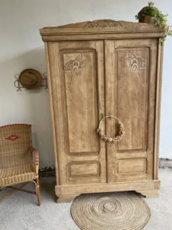 Armoire art déco en chêne bois brut