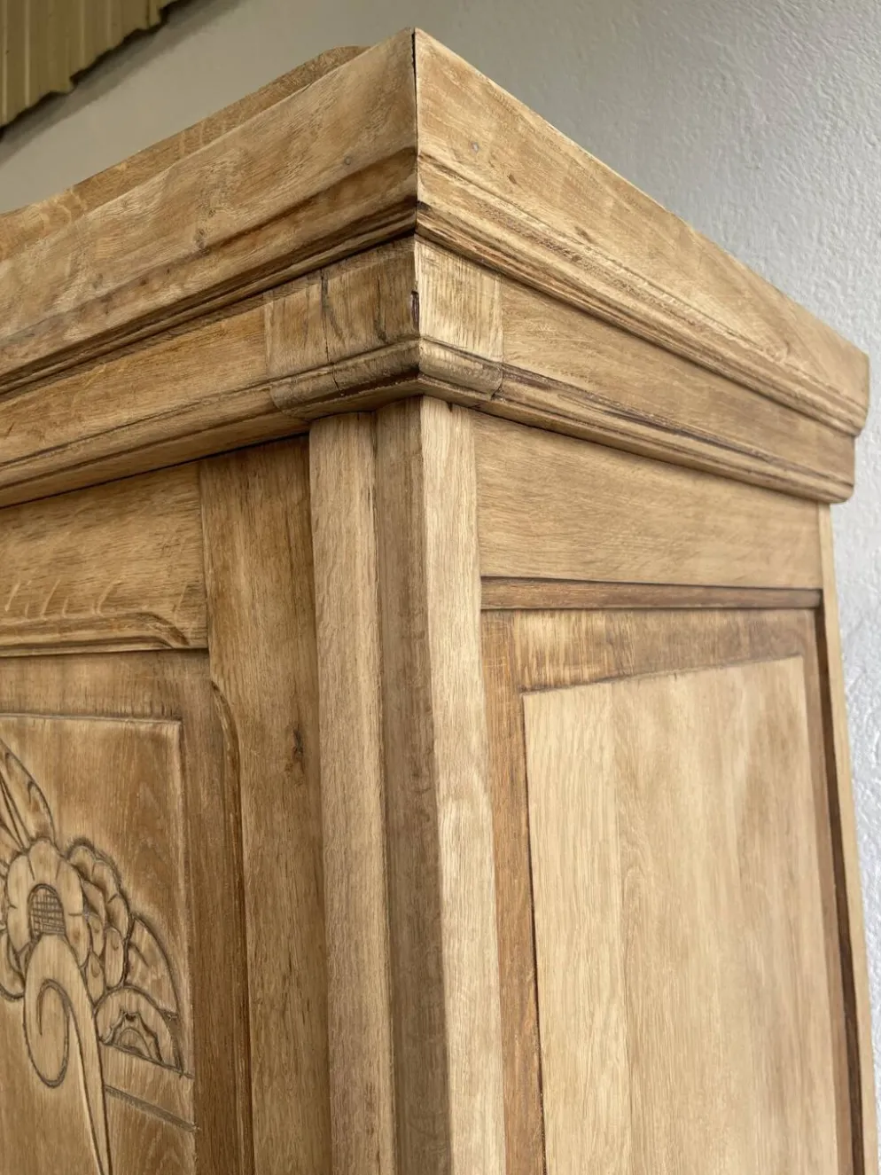 Armoire art déco en chêne bois brut