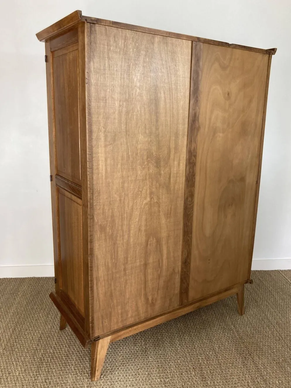 Armoire Art déco en chêne massif restaurée – années 1930-1940