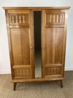 Armoire Art déco en chêne massif restaurée – années 1930-1940