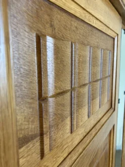Armoire Art déco en chêne massif restaurée – années 1930-1940