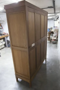 Armoire art déco en chêne sculpté - Atelier flamand circa 1930