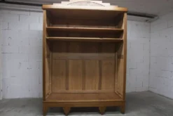 Armoire art déco en chêne sculpté - Atelier flamand circa 1930