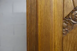 Armoire art déco en chêne sculpté - Atelier flamand circa 1930