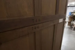 Armoire art déco en chêne sculpté - Atelier flamand circa 1930