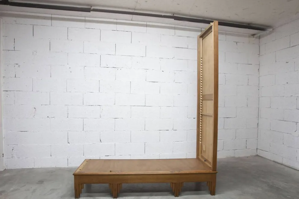 Armoire art déco en chêne sculpté - Atelier flamand circa 1930