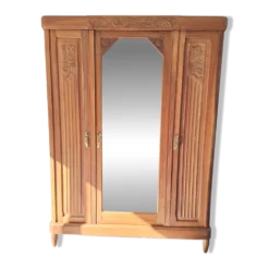Armoire Art déco en noyer massif sculpté, 1930