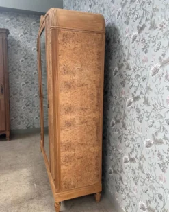 Armoire Art Déco en érable moucheté, rénovée