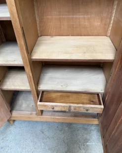 Armoire Art Déco en érable moucheté, rénovée