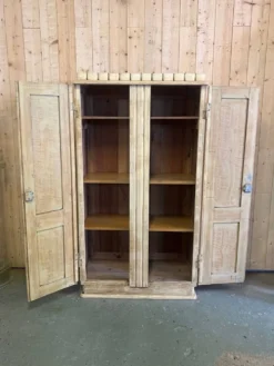 Armoire art déco patinée