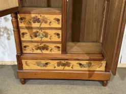 Armoire art nouveau début XXème en pitch et pin et loupe d'érable moucheté