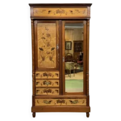 Armoire art nouveau début XXème en pitch et pin et loupe d'érable moucheté