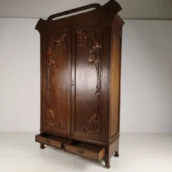 Armoire Art Nouveau, vers 1900