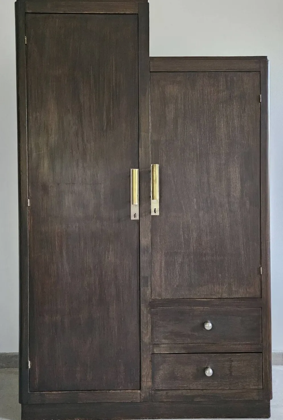 Armoire asymetrique parisienne penderie vintage Art déco bois foncé