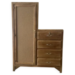 Armoire asymétrique