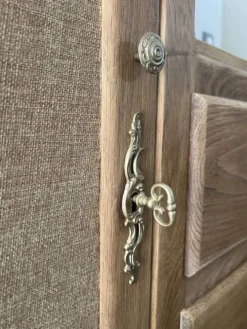 Armoire asymétrique
