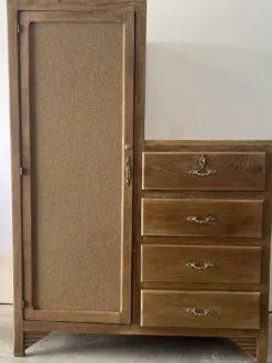 Armoire asymétrique
