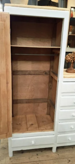 Armoire asymétrique