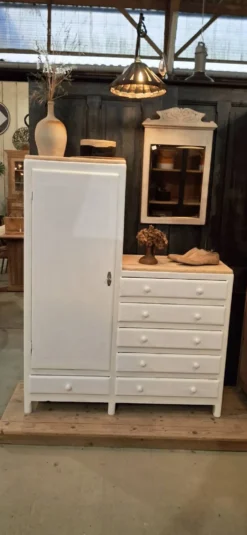 Armoire asymétrique