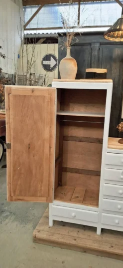 Armoire asymétrique