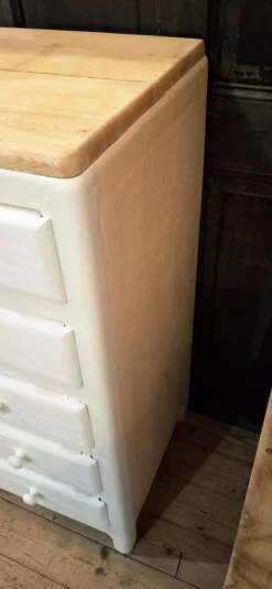 Armoire asymétrique