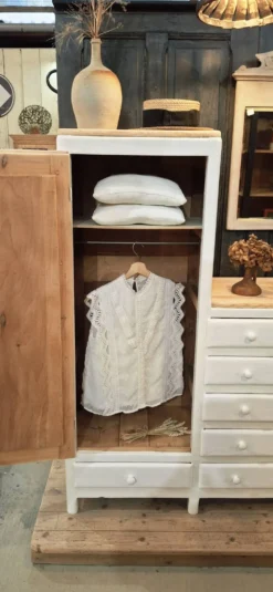Armoire asymétrique
