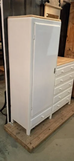 Armoire asymétrique