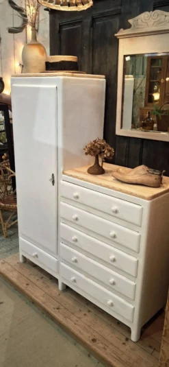 Armoire asymétrique