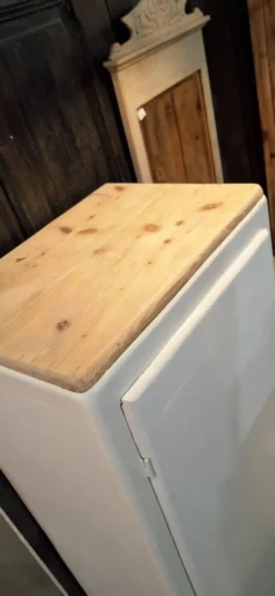 Armoire asymétrique