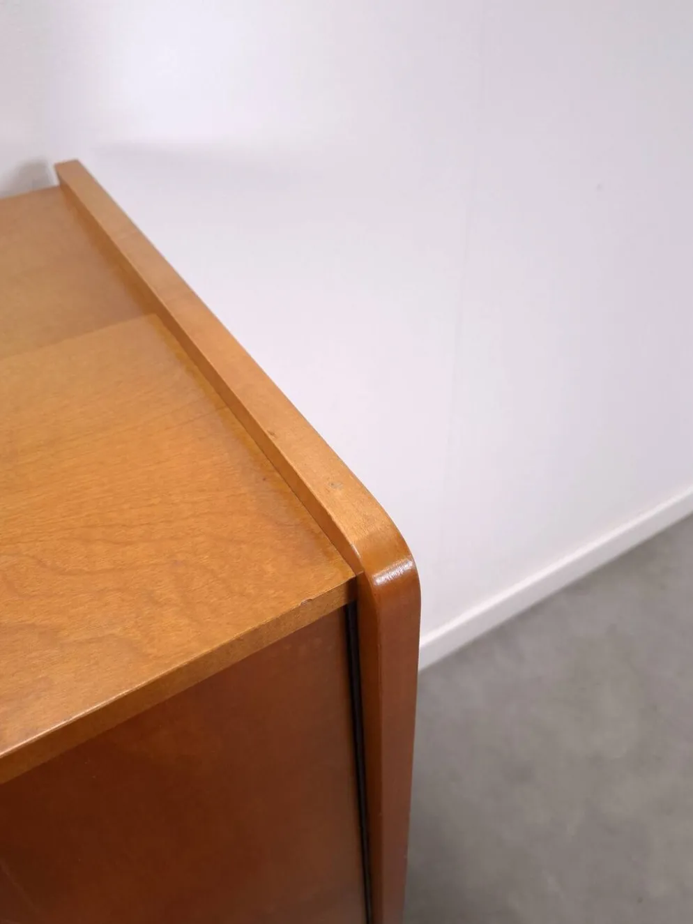 Armoire avec étagères et tiroirs, meuble de rangement