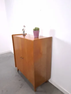 Armoire avec étagères et tiroirs, meuble de rangement