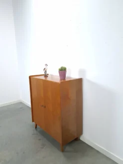 Armoire avec étagères et tiroirs, meuble de rangement