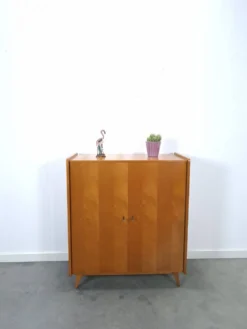 Armoire avec étagères et tiroirs, meuble de rangement