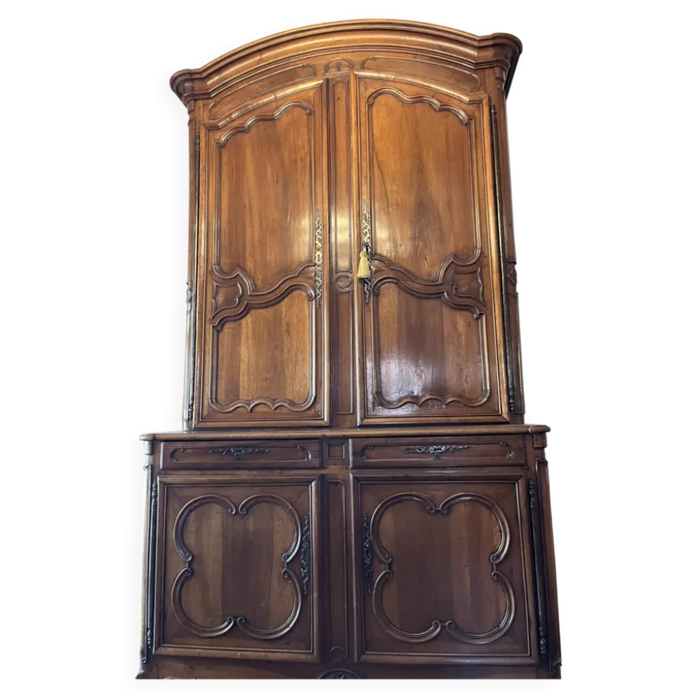 Armoire (Bahut) deux corps Louis XV en noyer 18e siècle