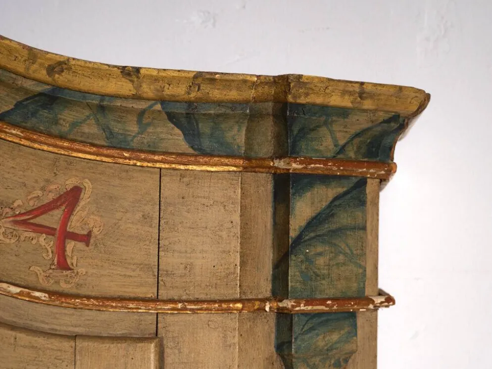Armoire baroque ancienne peinte en pin – Empire Austro-hongrois, Année 1794